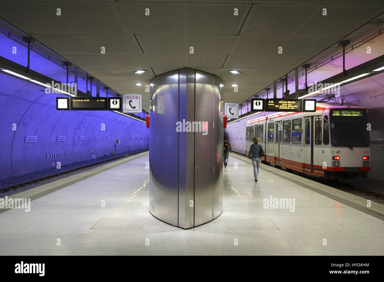 DEU, la Germania, la zona della Ruhr, Bochum, stazione metropolitana Bochumer Verein Jahrhunderthalle. Foto Stock