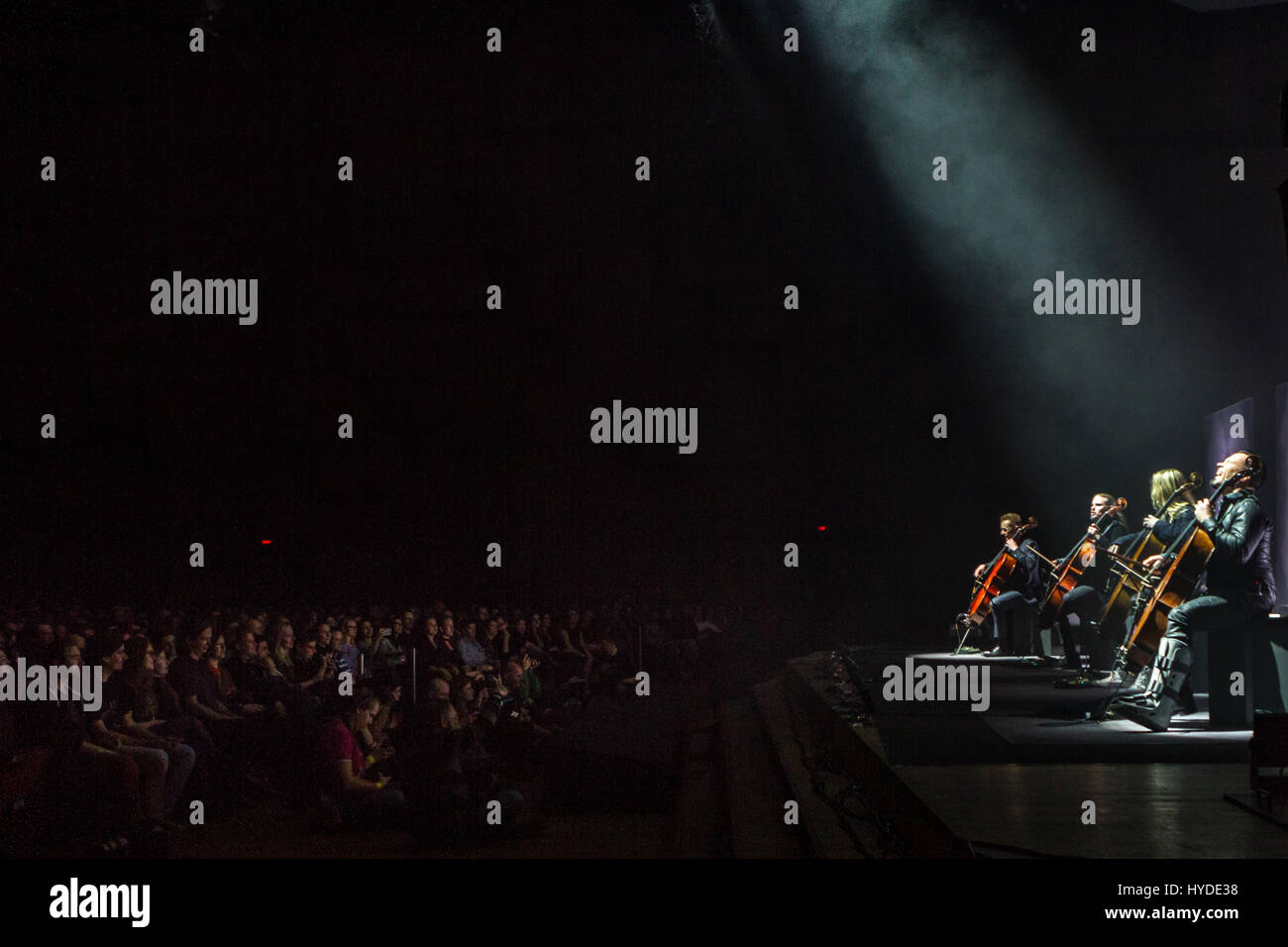 Band finlandesi Apocalyptica la riproduzione di canzoni Metallica live in concert hall Vatrosav Lisinski, Zagabria, Croazia sulla loro 2017 tour europeo Foto Stock