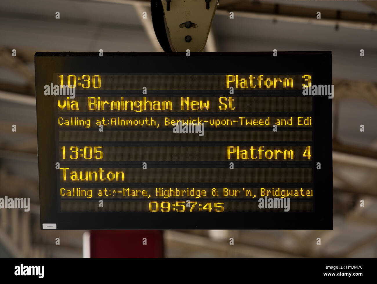 Segno elettrico presso la stazione ferroviaria di Bristol Temple Meads, REGNO UNITO Foto Stock