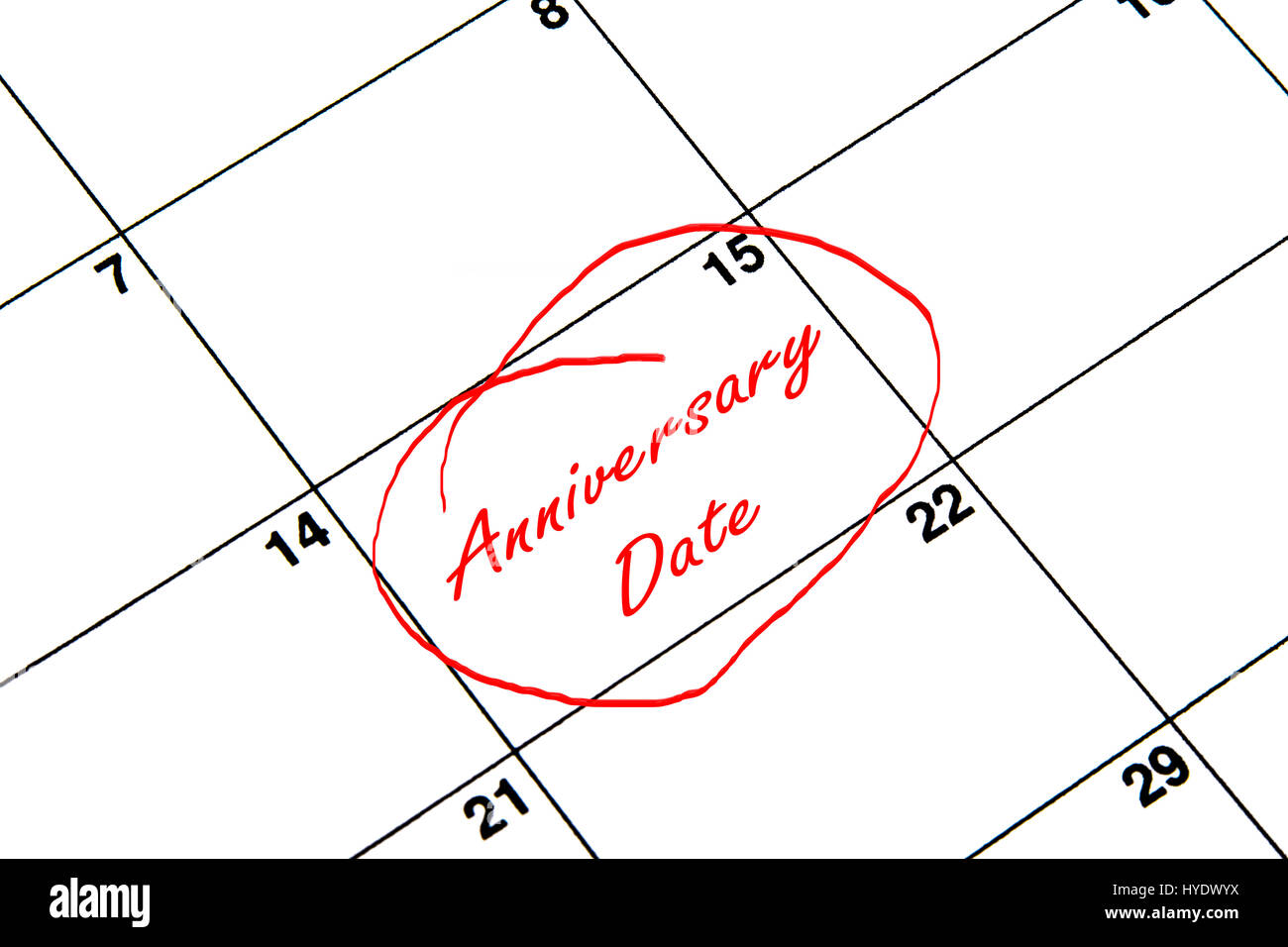 Data anniversario cerchiato sul calendario in rosso Foto Stock