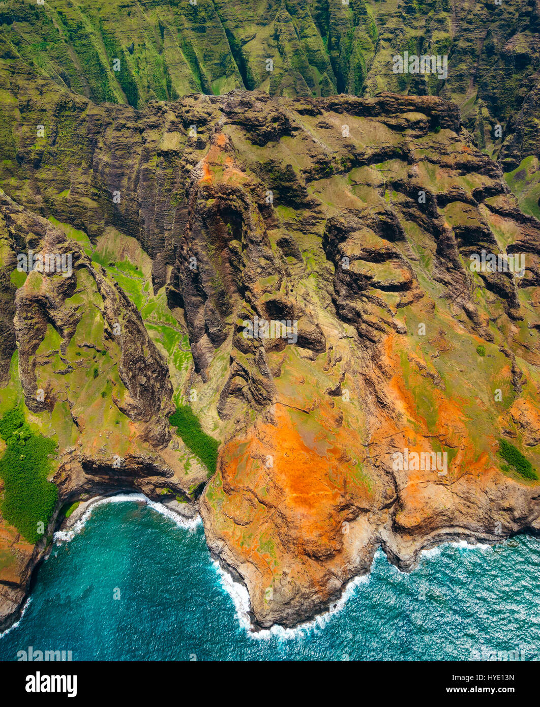 Vista aerea di Na Pali costa da elicottero, Kauai, Hawaii, STATI UNITI D'AMERICA Foto Stock