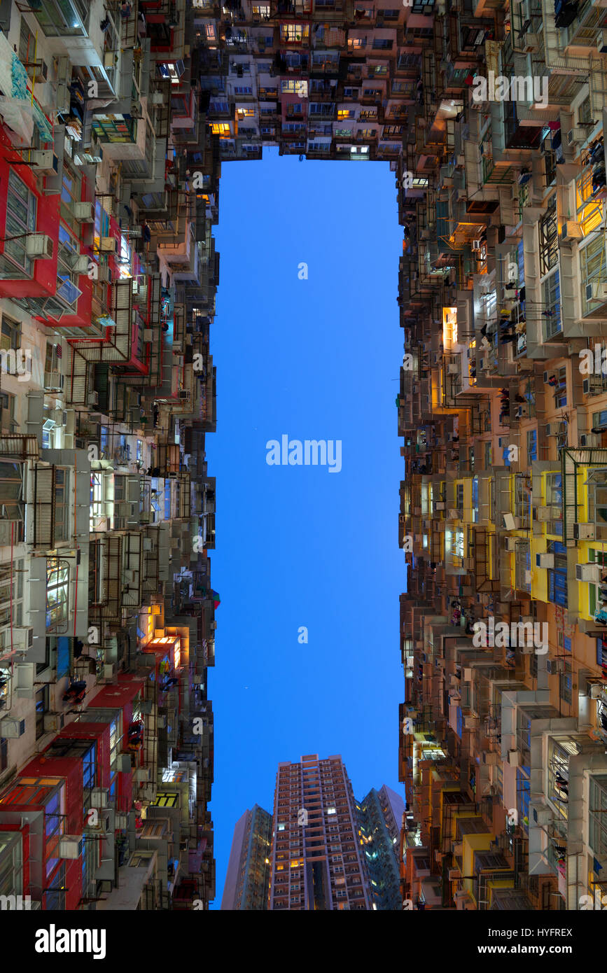 Alta densità di edifici residenziali, Hong Kong, Cina. Foto Stock