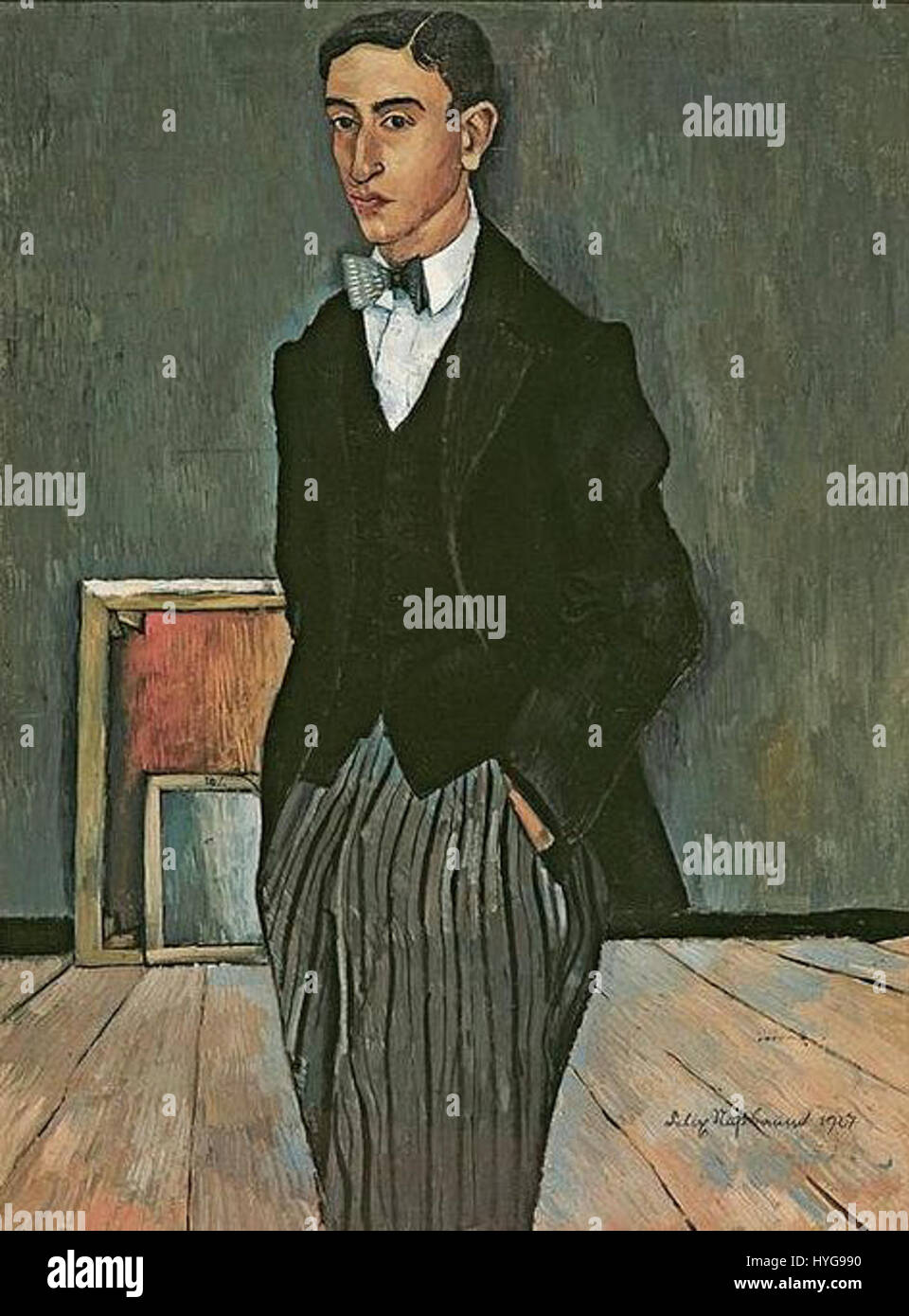 Questo ritratto del 1927 raffigura il pittore tedesco Karl Hutloff, concentrandosi sulla sua espressione dignitosa e sulle caratteristiche distintive. L'opera cattura l'essenza del carattere di Hutloff, fornendo una visione della sua identità durante l'inizio del XX secolo. Dimostra lo stile e le tecniche artistiche popolari in quell'epoca, offrendo uno sguardo sul clima culturale e artistico della Germania post-prima guerra mondiale. Foto Stock
