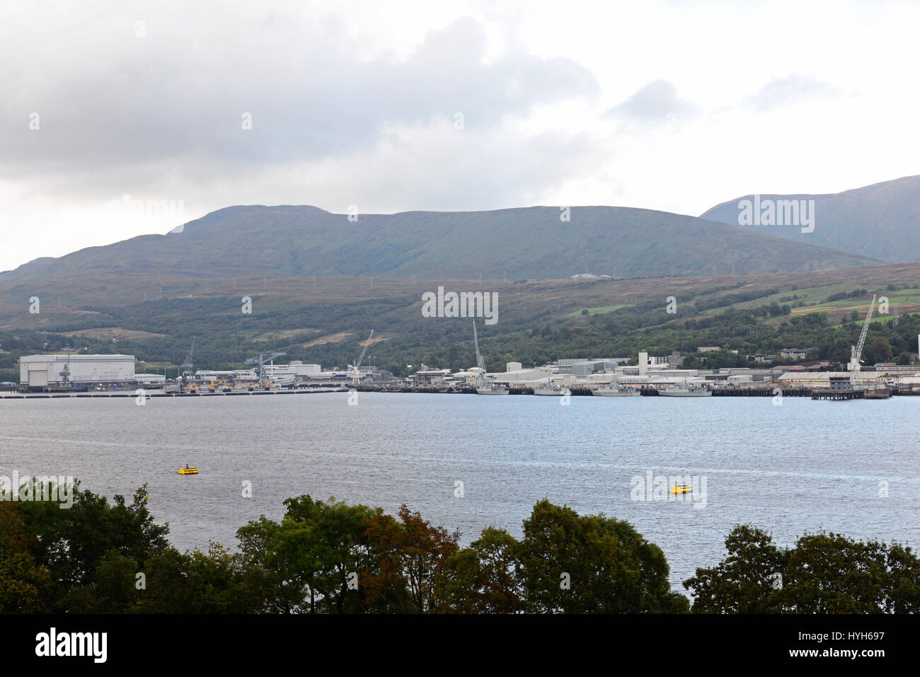 HM Base Navale Clyde, a Faslane sul Gareloch, casa di Gran Bretagna il Tridente flotta sottomarina Foto Stock