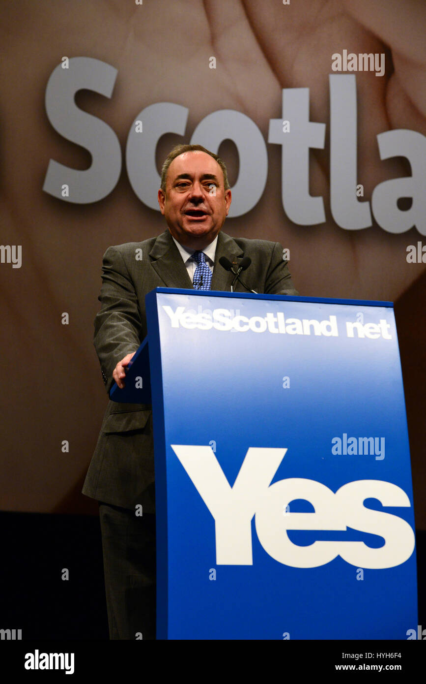 Del primo ministro di Scozia Alex Salmond parlando al sì in Scozia per la conferenza internazionale per i media Foto Stock