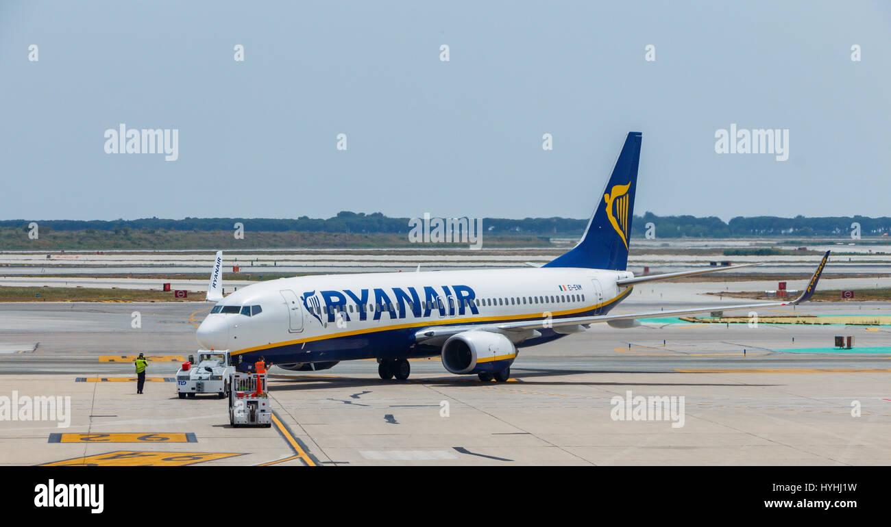 Barcellona, Spagna - circa 2015: aerei Ryanair Foto Stock
