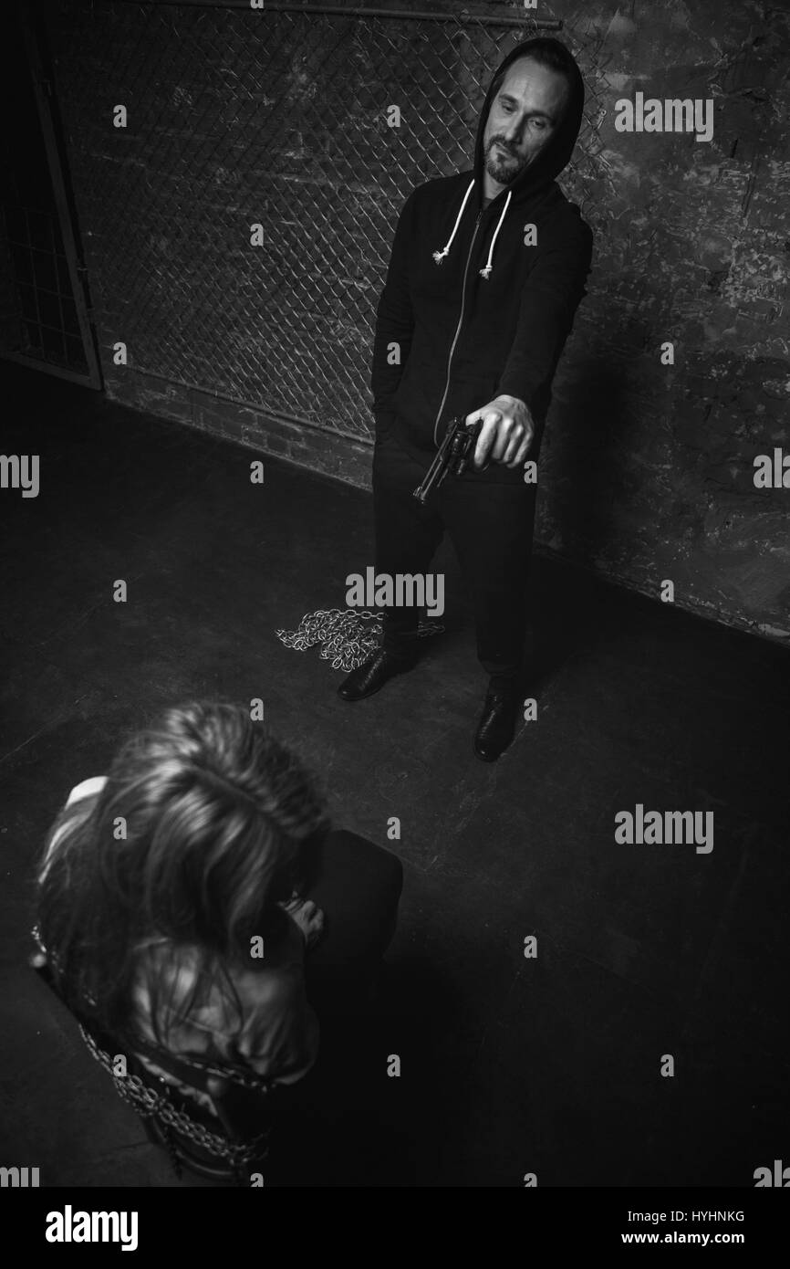 Indignato pericolosa penale rendendo una imprenditrice stridio Foto Stock