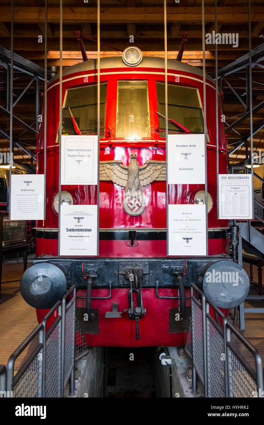 Reich tedesco era nazista treno in mostra al Museo Tedesco della Tecnologia a Berlino, Germania Foto Stock