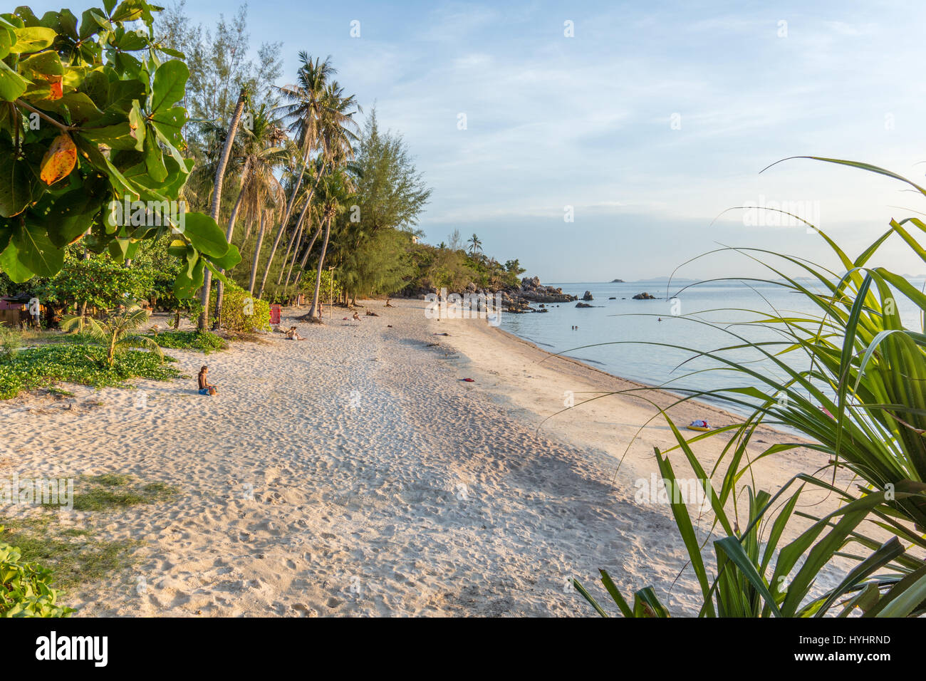 Paradise beach con som persona rilassante nel tardo pomeriggio di sole. Haad figlio, Koh Pangan, Thailandia, 8 maggio 2016, Foto Stock