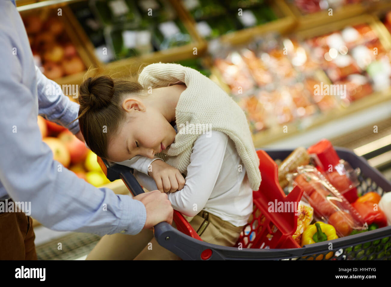 Dormire in shopping cart Foto Stock