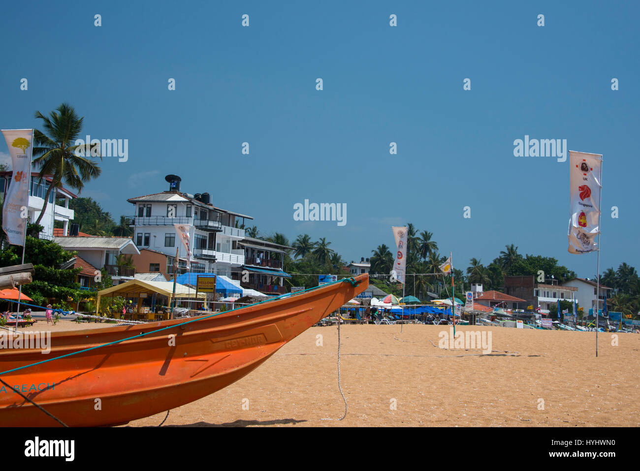 Sri Lanka, vicino a Galle, la città costiera di Unawatuna. Calamander Unawatuna Beach, grande attrazione turistica e cinque migliori spiagge in Sri Lanka. Foto Stock