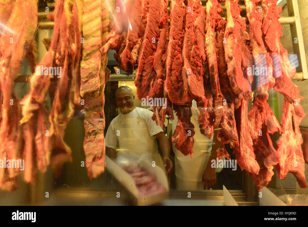 4 aprile 2017 - SÃ¢O Paulo, SÃ£o paulo, Brasile - Agricoltura rilascia le esportazioni di carne tre friggitrice frigoriferi. Argus, FrigoSantos e Breyer & Cia unità, che era stato controllato dal ministero, sono stati rilasciati perché non sono emerse irregolarità.Il Ministero dell' agricoltura ha rilasciato tre stabilimenti che erano sulla lista di 21 ostacolato le esportazioni in seguito al focolaio della Polizia Federale di carne Carne funzionamento, secondo una dichiarazione rilasciata il lunedì. L'Argus unità (SIF 1710, le carni e i prodotti a base di carne), FrigoSantos (SIF 2021, prodotti a base di carne) e Breyer & Cia (SIF 3522, miele e Foto Stock