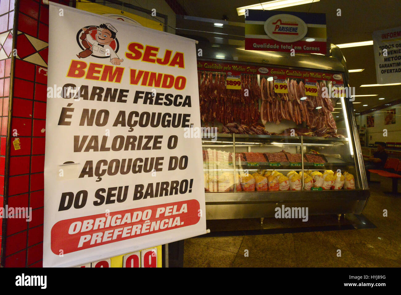 4 aprile 2017 - SÃ¢O Paulo, SÃ£o paulo, Brasile - Agricoltura rilascia le esportazioni di carne tre friggitrice frigoriferi. Argus, FrigoSantos e Breyer & Cia unità, che era stato controllato dal ministero, sono stati rilasciati perché non sono emerse irregolarità.Il Ministero dell' agricoltura ha rilasciato tre stabilimenti che erano sulla lista di 21 ostacolato le esportazioni in seguito al focolaio della Polizia Federale di carne Carne funzionamento, secondo una dichiarazione rilasciata il lunedì. L'Argus unità (SIF 1710, le carni e i prodotti a base di carne), FrigoSantos (SIF 2021, prodotti a base di carne) e Breyer & Cia (SIF 3522, miele e Foto Stock