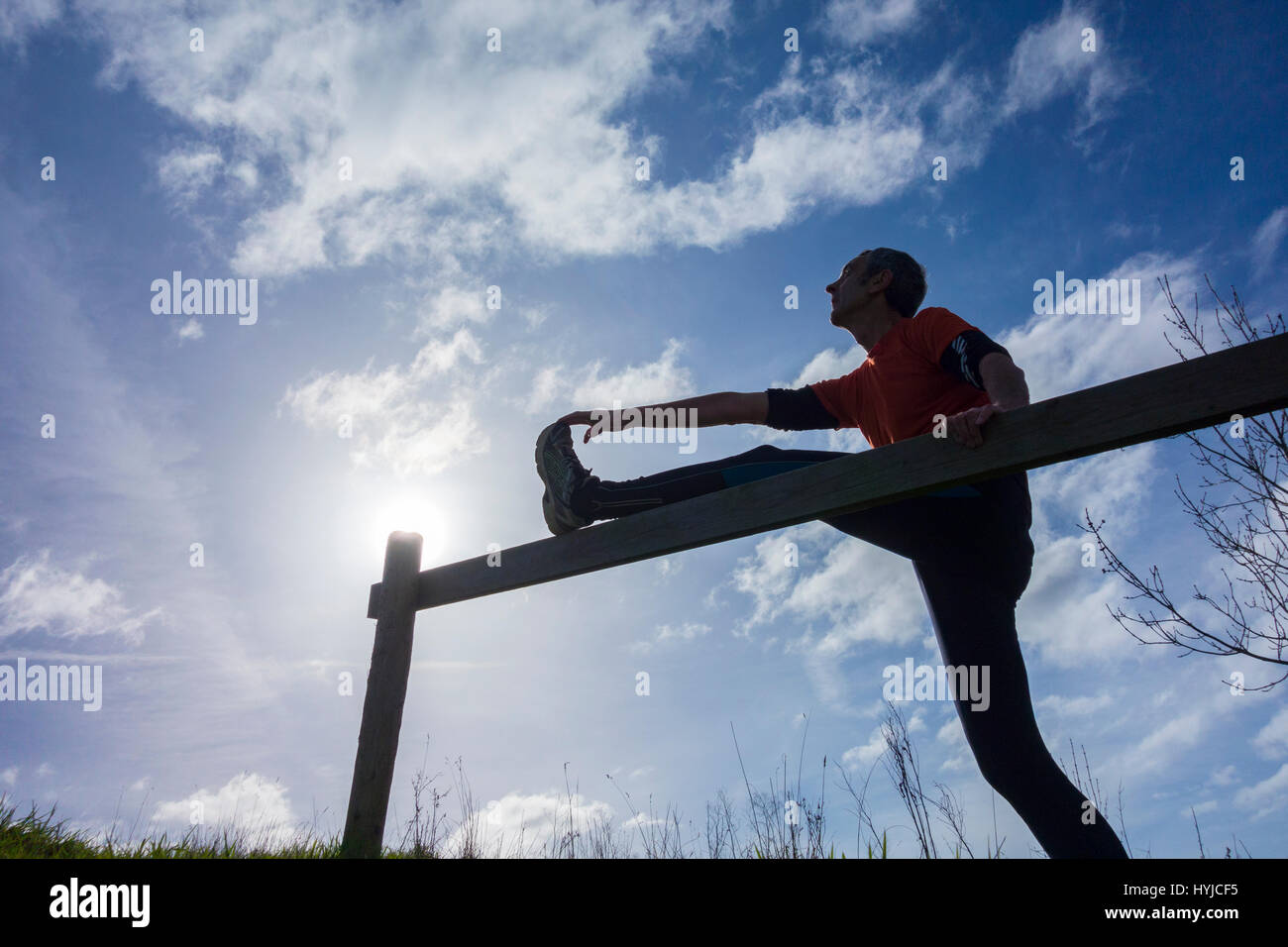 Billingham, Regno Unito. 5 Aprile, 2017. Meteo: godendo del pareggiatore glorioso sole primaverile in Cowpen Bewley Woodland Park in Billlingham come pressione alta domina il Regno Unito meteo. Temperature in bassa 20's, (Celsius) sono previsioni per gran parte del Regno Unito nel corso del fine settimana. Credito: ALAN DAWSON/Alamy Live News Foto Stock