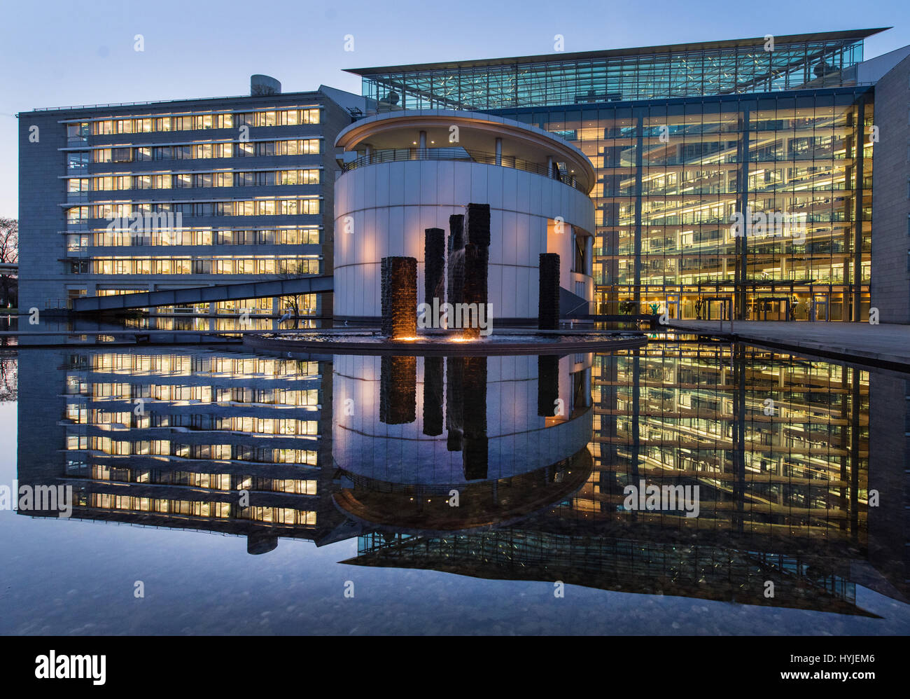 Ingelheim, Germania. 28 Mar, 2017. La sede aziendale della società farmaceutica Boehringer Ingelheim in Ingelheim, Germania, 28 marzo 2017. Foto: Andreas Arnold/dpa/Alamy Live News Foto Stock