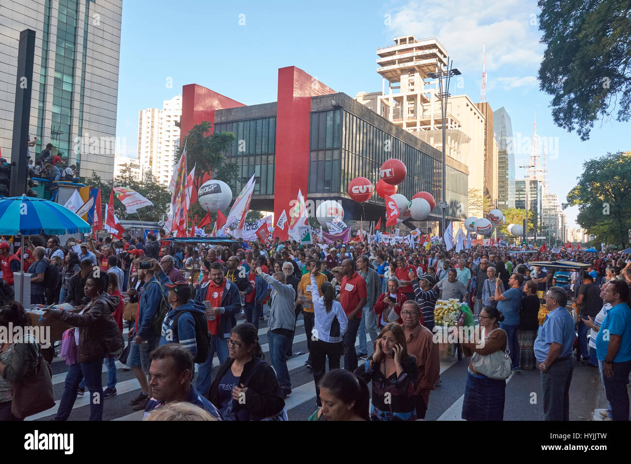 Sao Paulo, Brasile - 31 Marzo 2017: protesta dei lavoratori contro il Presidente Michel Temer, contro la riforma della previdenza sociale, contro la corruzione e contro Foto Stock