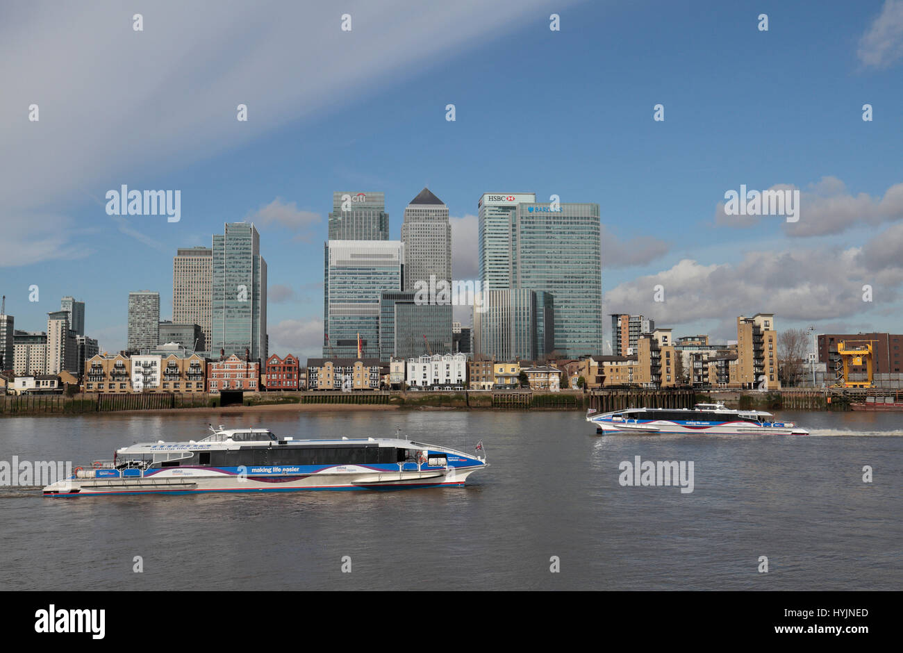 Vista verso la Docklands di Londra dalla penisola di Greenwich, Londra, Regno Unito. Foto Stock
