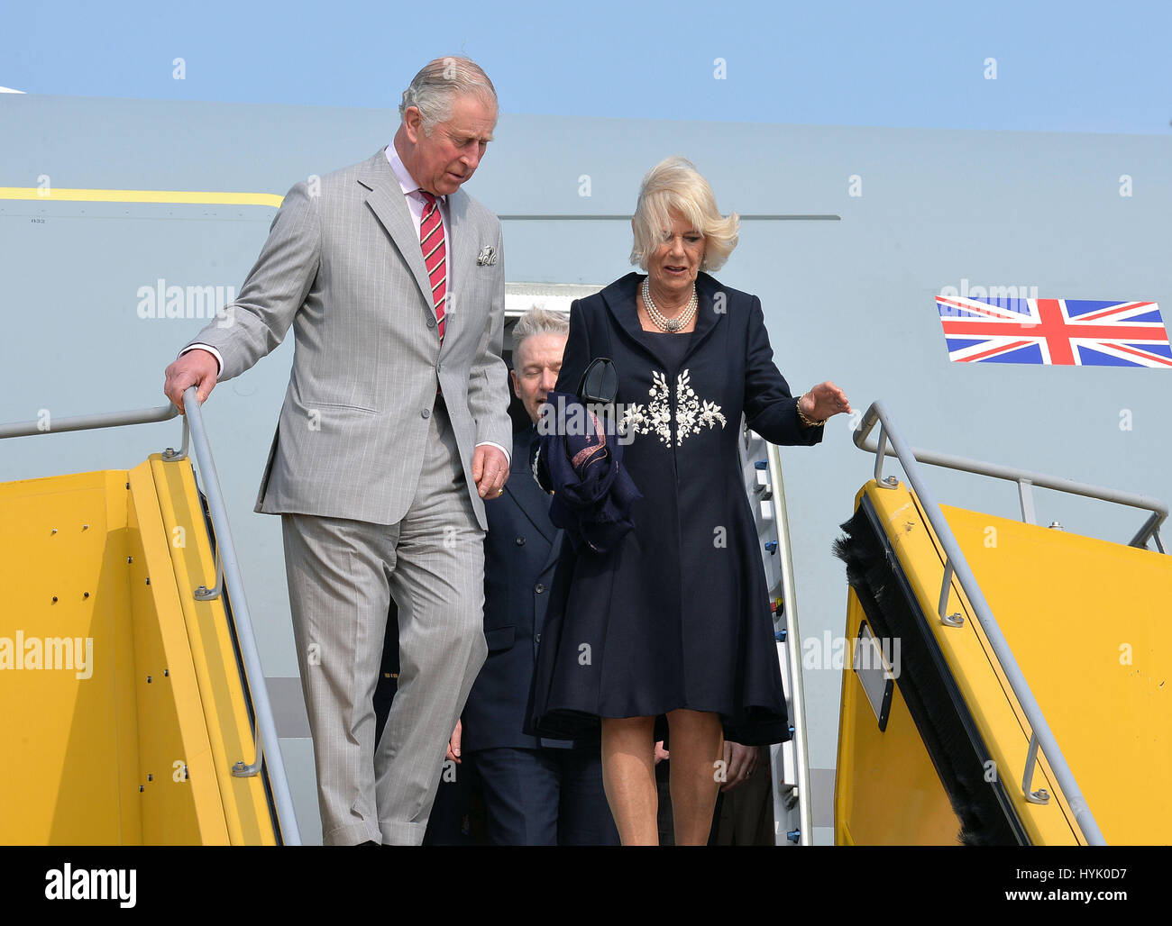 Il Principe di Galles e la duchessa di Cornovaglia arriva a Vienna, Austria, l'ottavo giorno del loro tour europeo. Foto Stock