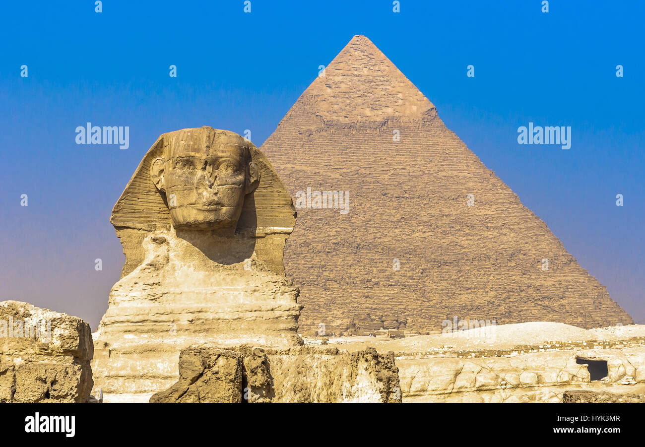 La sfinge e le piramidi di Giza, Il Cairo Foto Stock
