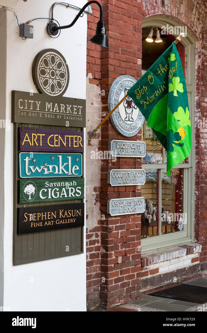 Savannah, Georgia. Città di mercato segni aziendali. Foto Stock