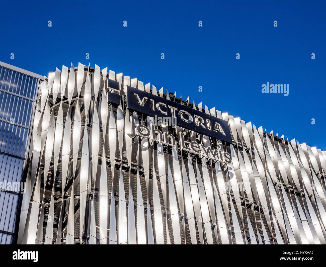 Esterno del John Lewis Store a Victoria Gate, Leeds, Regno Unito. Foto Stock