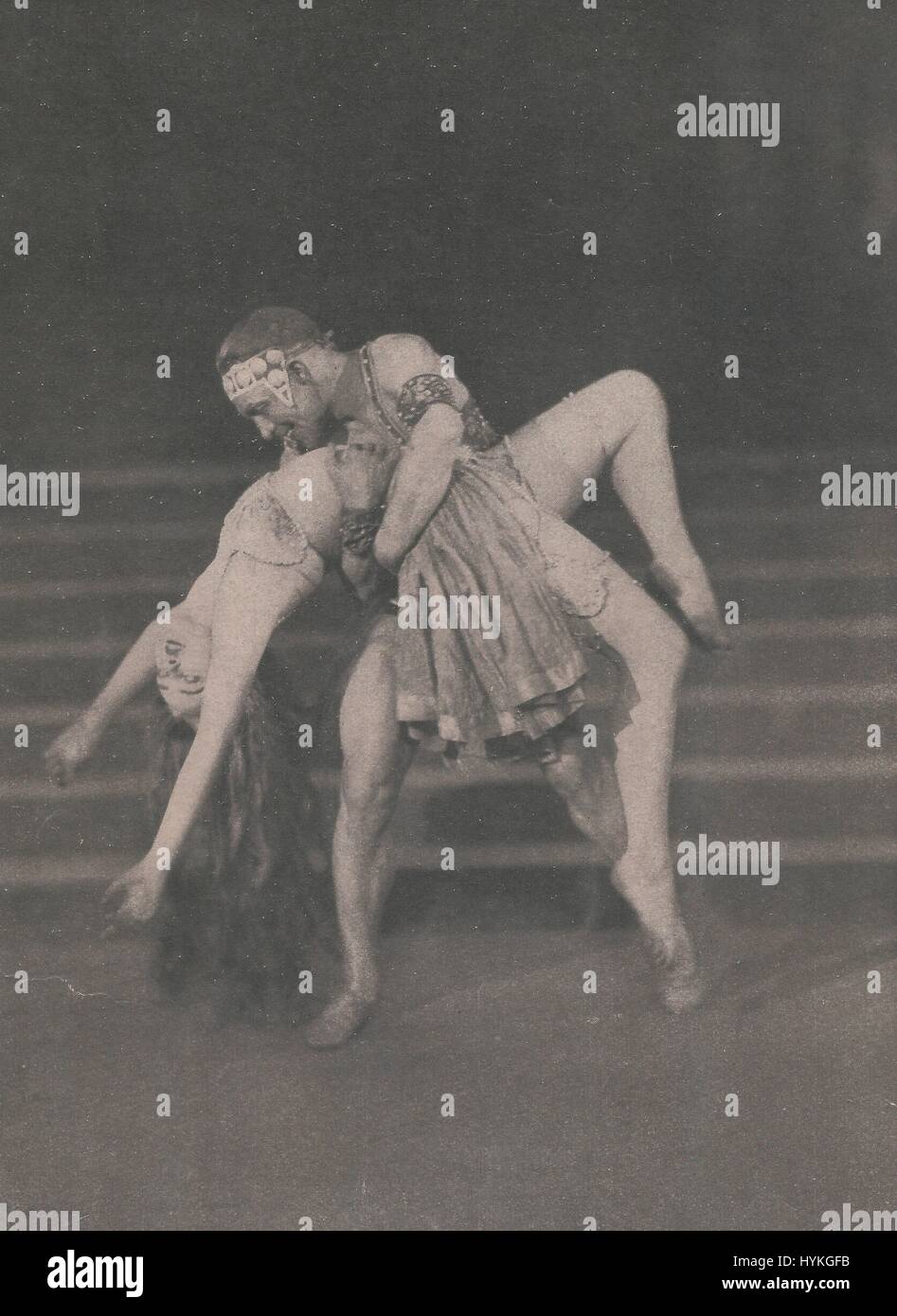Martha Lorber e Sergei Pernikoff in Bacchanale dello spettacolo, "ECCA', che è stato creato dal maestro russo della coreografia, Michel Fokine Foto Stock