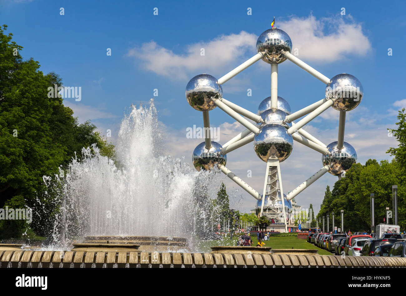 Bruxelles, Belgio - 08 giugno: Vista di Atomium su Giugno 08, 2014 a Bruxelles. Atomium è un 102 metro di altezza edificio, originariamente costruito per Expo '58. Foto Stock