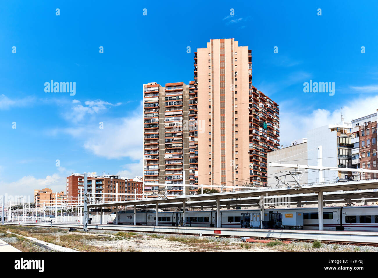 Alicante, Spagna - 31 Marzo 2017: Alicante stazione ferroviaria. La principale ferrovia nazionale società in Spagna è di RENFE. Costa Blanca. Spagna Foto Stock