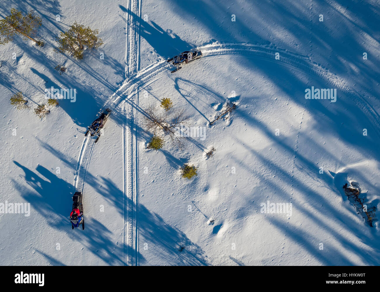 Motoslitte, Lapponia, Svezia. Drone fotografia Foto Stock