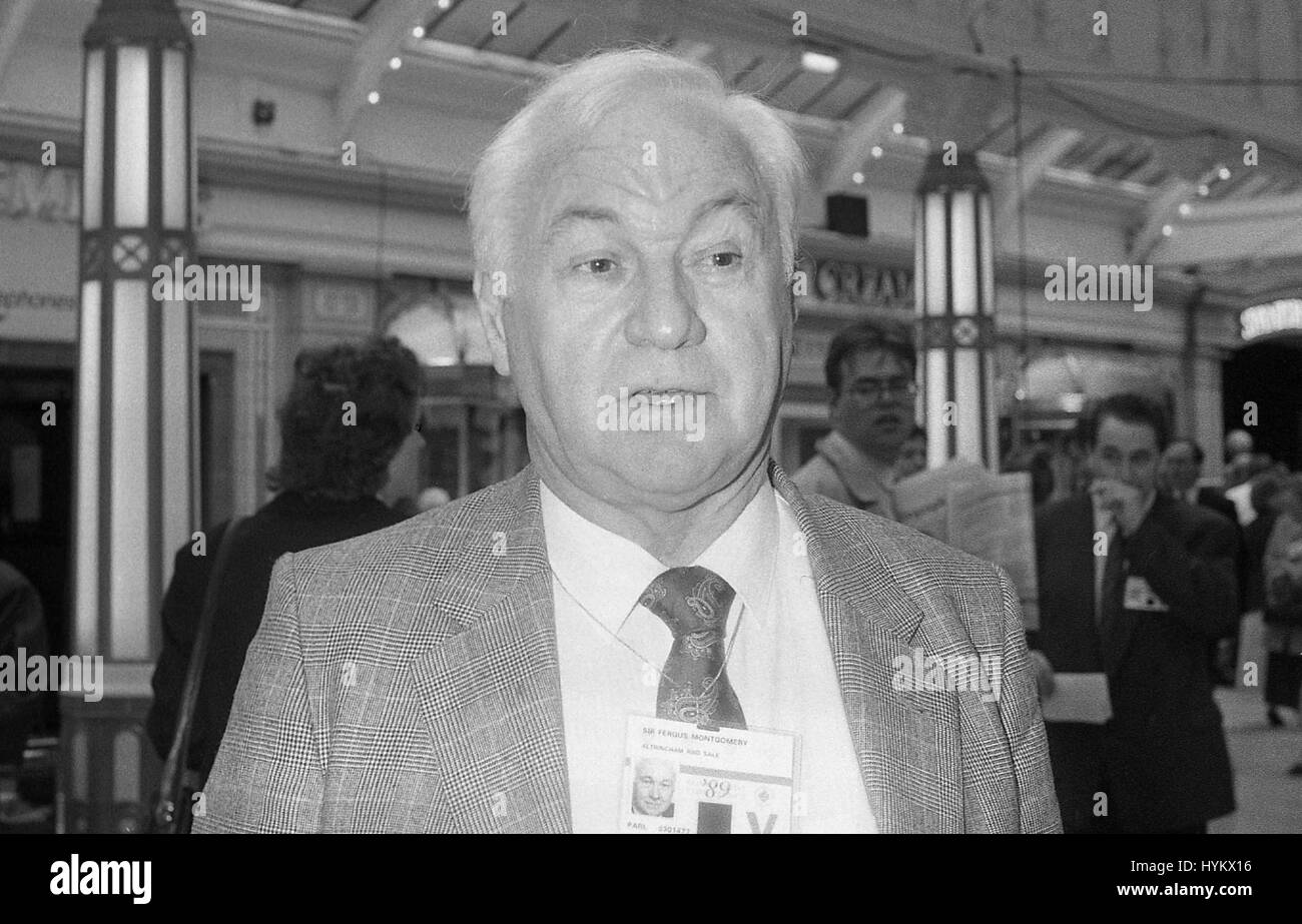 Sir Fergus Montomery, membro del partito conservatore del Parlamento per Altrincham e vendita, assiste la conferenza delle parti di Blackpool, in Inghilterra il 10 ottobre 1989. Foto Stock