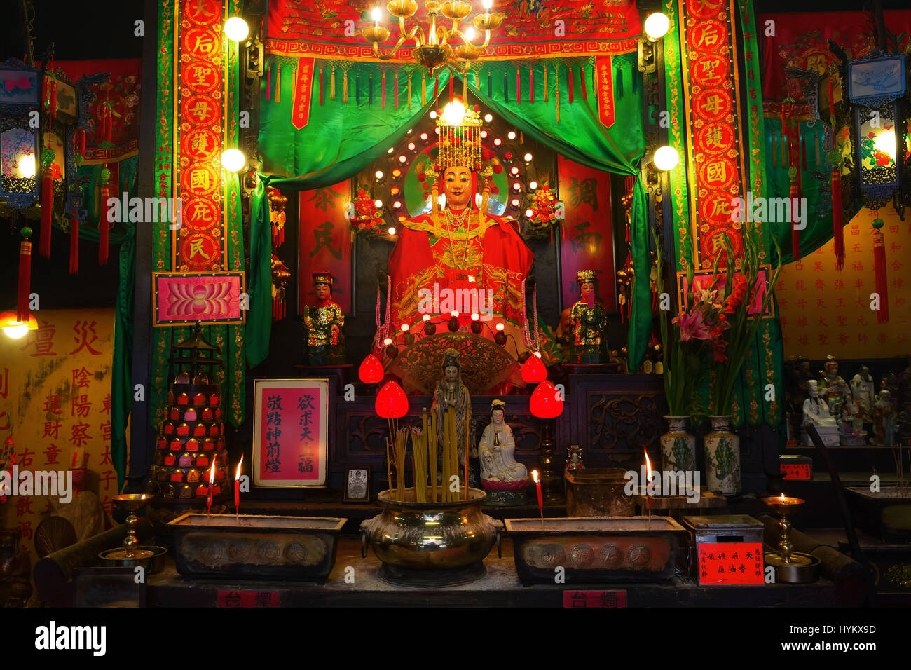 Hong Kong, Hong Kong - 11 Marzo 2017: all'interno del Tempio di Tin Hau in Yau Ma Tei, Kowloon, Hong Kong. Il Tempio di Tin Hau fu eretta probabilmente a questo Foto Stock