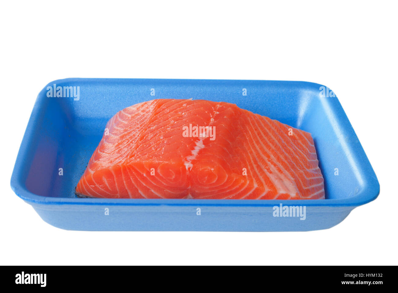 Filetto di salmone in scatola blu isolato su bianco Foto stock - Alamy
