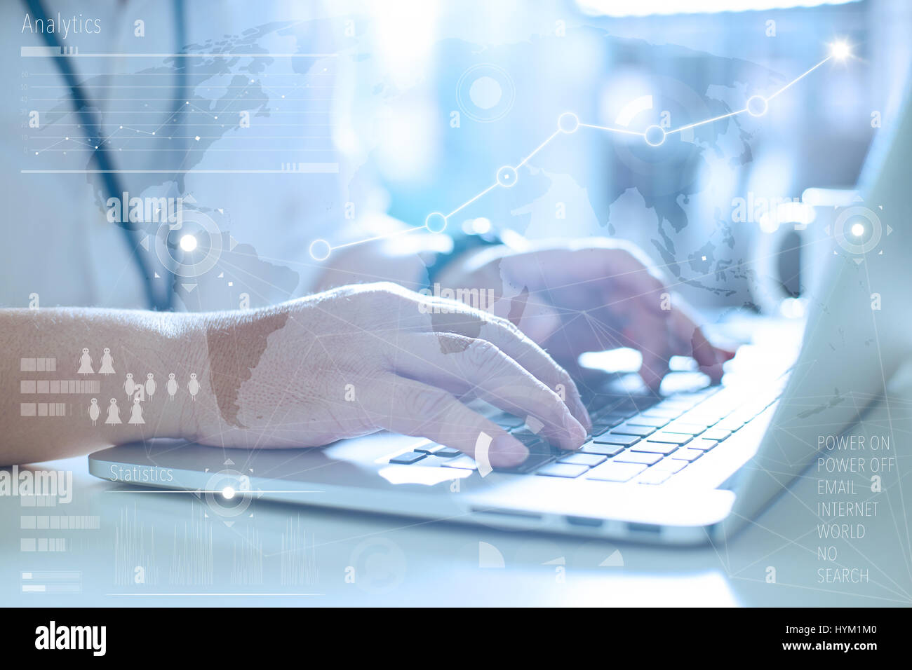 Il concetto di business, imprenditore notebook di lavoro. In tutto il mondo la tecnologia di connessione interfaccia. Strategia globale icona Virtuale.Innovazione grafici di interfaccia. Foto Stock