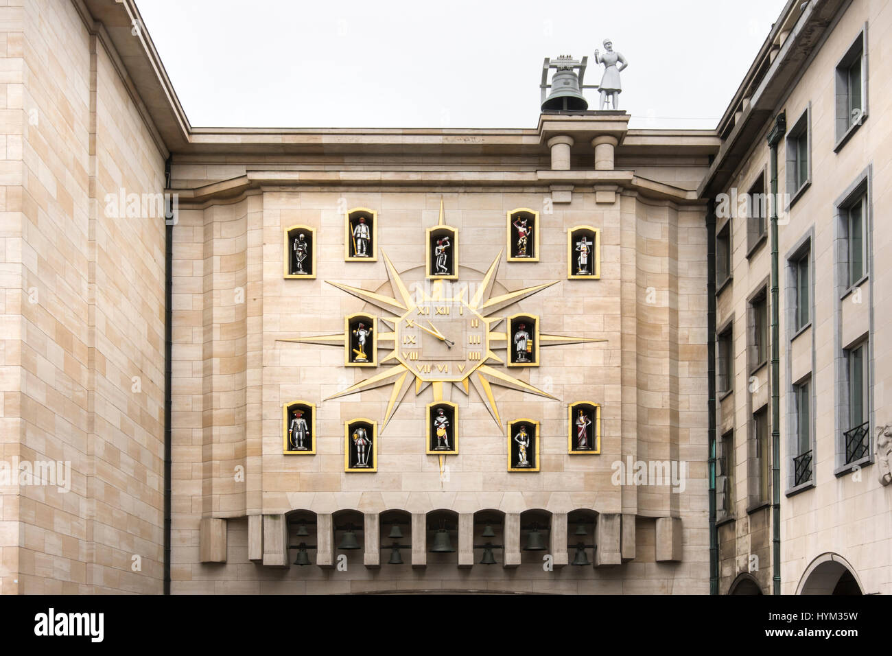 L'orologio da parete a Mont des Arts di Bruxelles Foto Stock