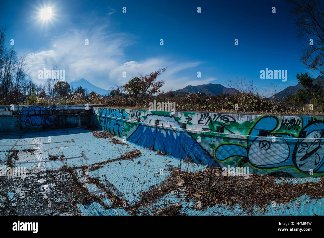 In disuso piscina a Kawaguchi, Giappone. Foto Stock