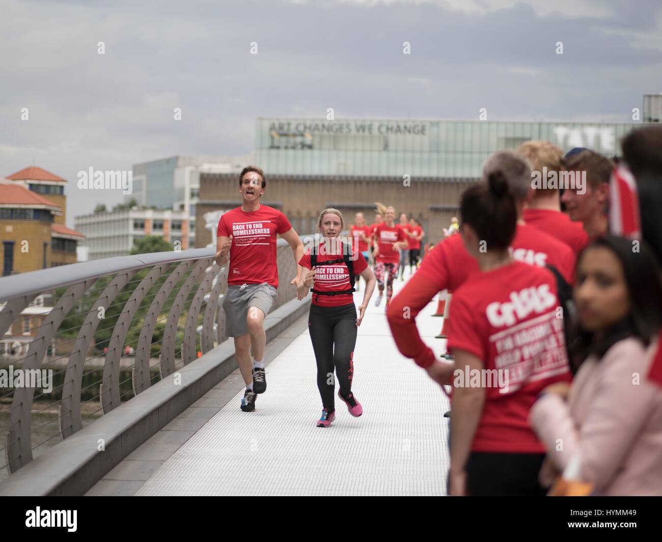 Crisi Square Mile Run 2016, relè e la Campagna per porre fine al problema dei senzatetto, London, Regno Unito Foto Stock