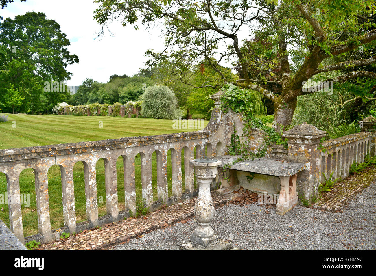 Un bel giardino inglese nel Somerset, Regno Unito Foto Stock