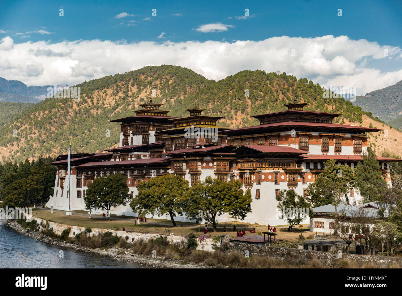 Punakha Dzong, un enorme fortezza monastero e l'edificio amministrativo in Bhutan Foto Stock