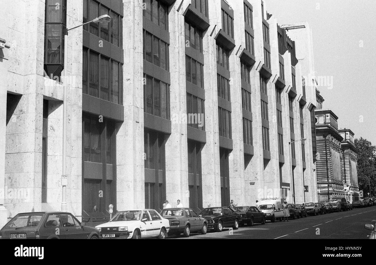 Esterno della Caxton House, sede del Dipartimento di occupazione in Tothill Street, Londra, Inghilterra il 5 agosto 1989. Foto Stock