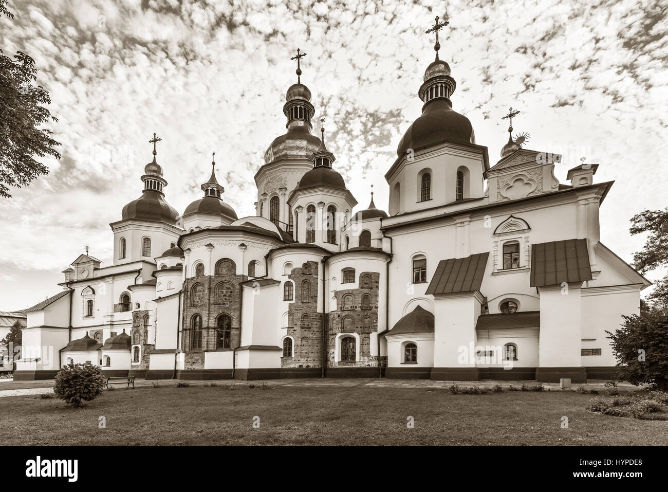 Kiev, Ucraina - 20 Settembre 2014: vista posteriore di Saint Sophia nella cattedrale di Kiev, foto in bianco e nero virati seppia. Foto Stock