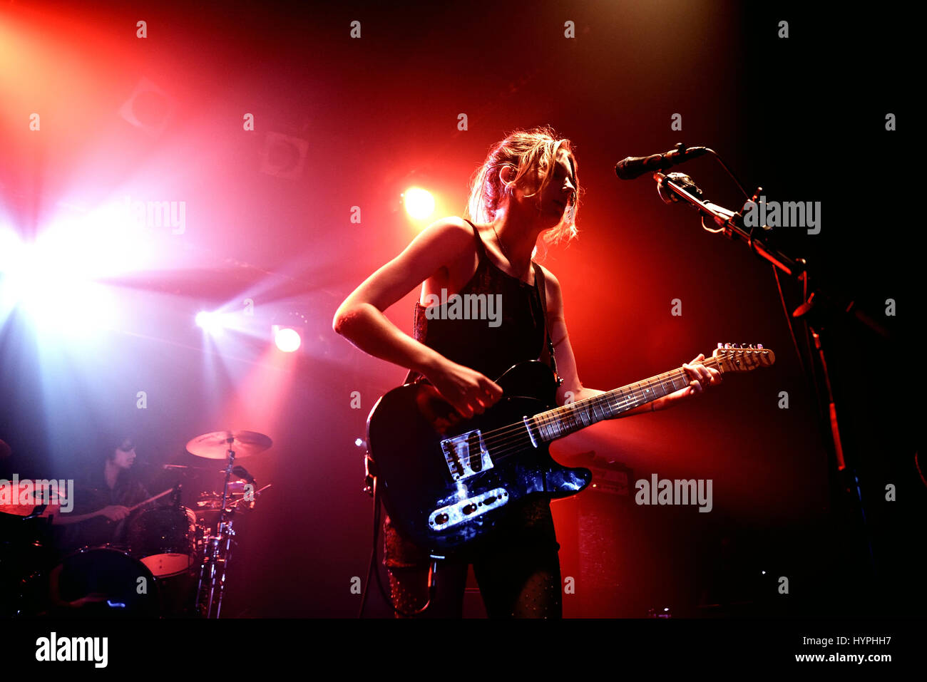 Barcellona - Feb 6: Wolf Alice (banda) in concerto presso il Razzmatazz tappa il 6 febbraio 2016 a Barcellona, Spagna. Foto Stock