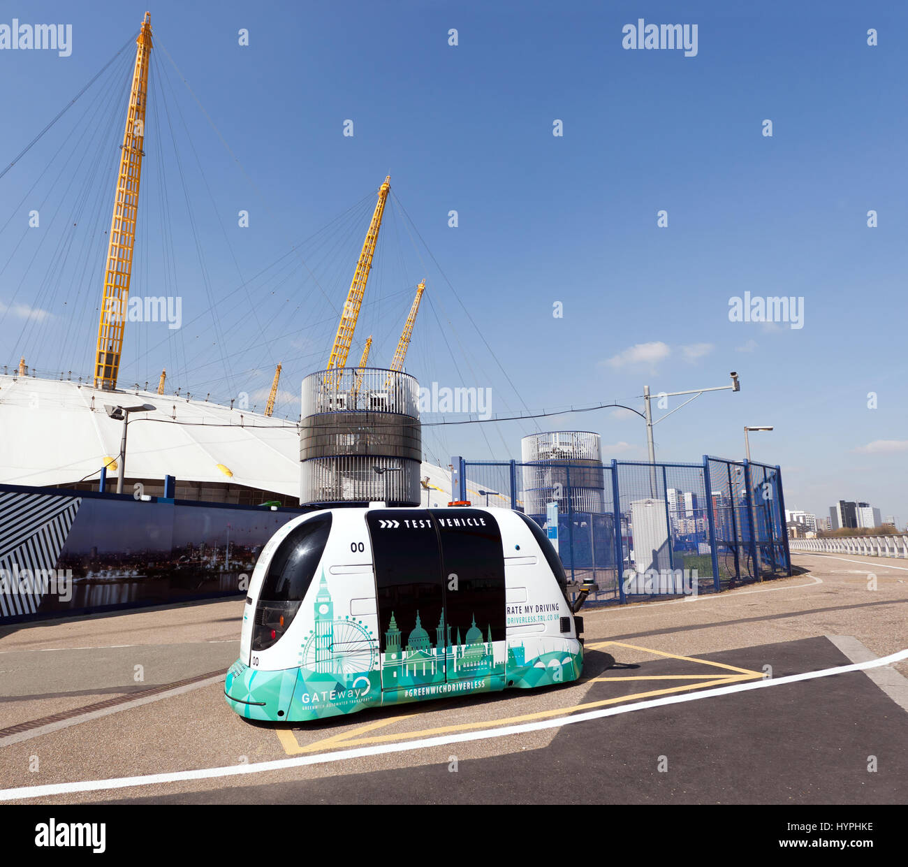 Una navetta driverless nel Nord Greenwich essendo testato dal gateway del progetto di aiuti per la realizzazione di veicoli autonomi in ambienti urbani. Foto Stock