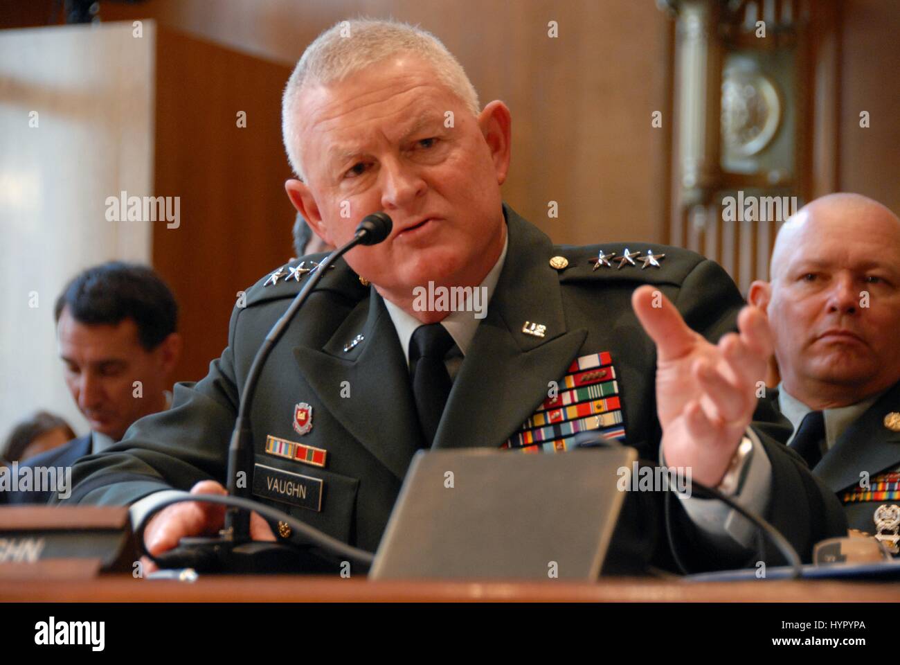 Stati Uniti Esercito nazionale Guard Direttore Clyde Vaughn testimonia davanti al Senato stanziamenti sottocommissione per la difesa il 14 maggio 2008 a Washington, DC. Foto Stock