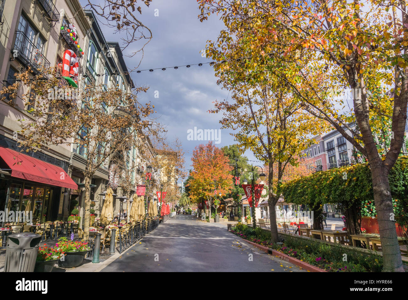 Street nel quartiere dello shopping Santana Row, San José e San Francisco Bay Area, California Foto Stock