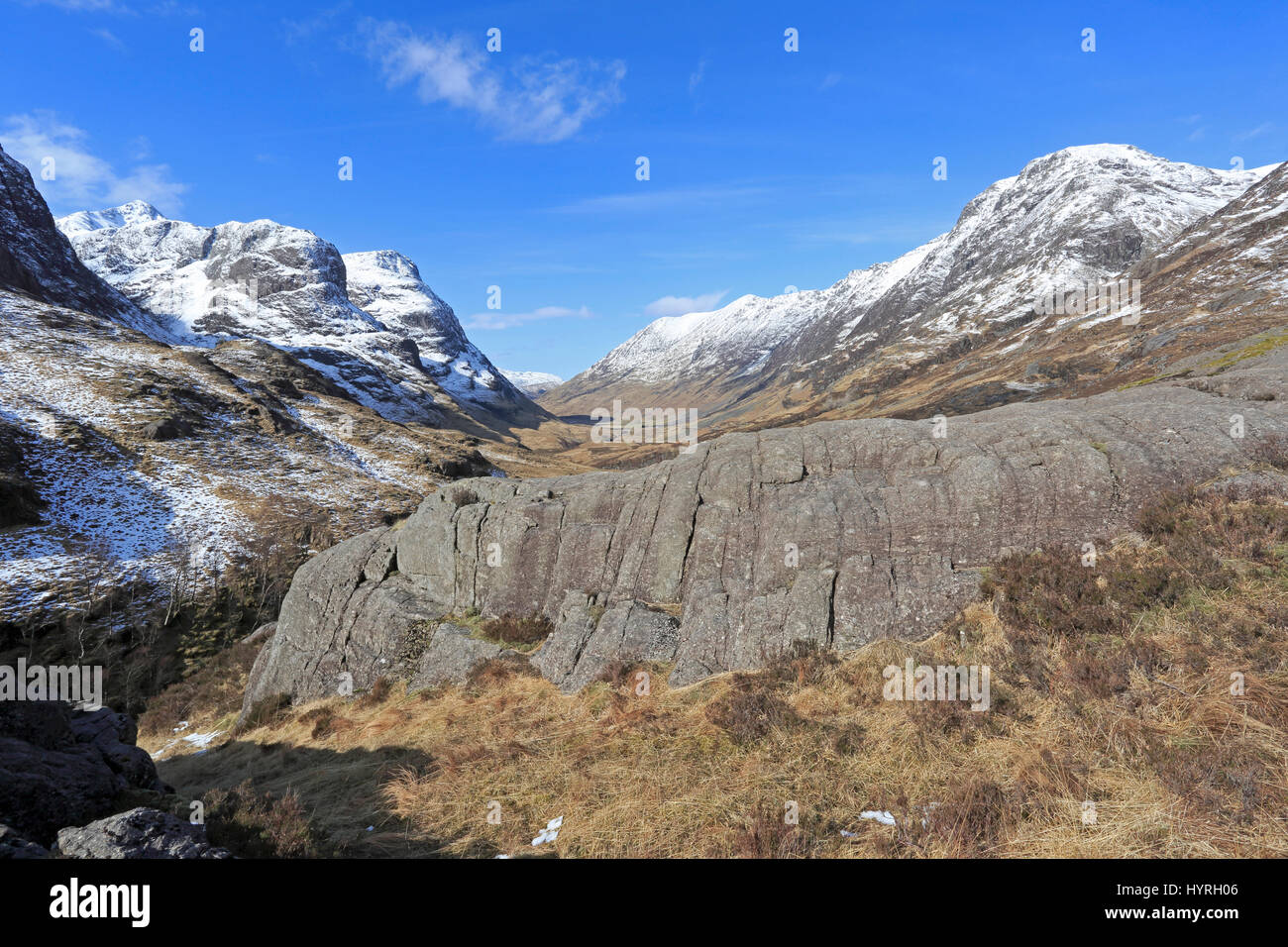 Vista delle Tre Sorelle e Aonach Eagach ridge in Glencoe Scozia Scotland Foto Stock