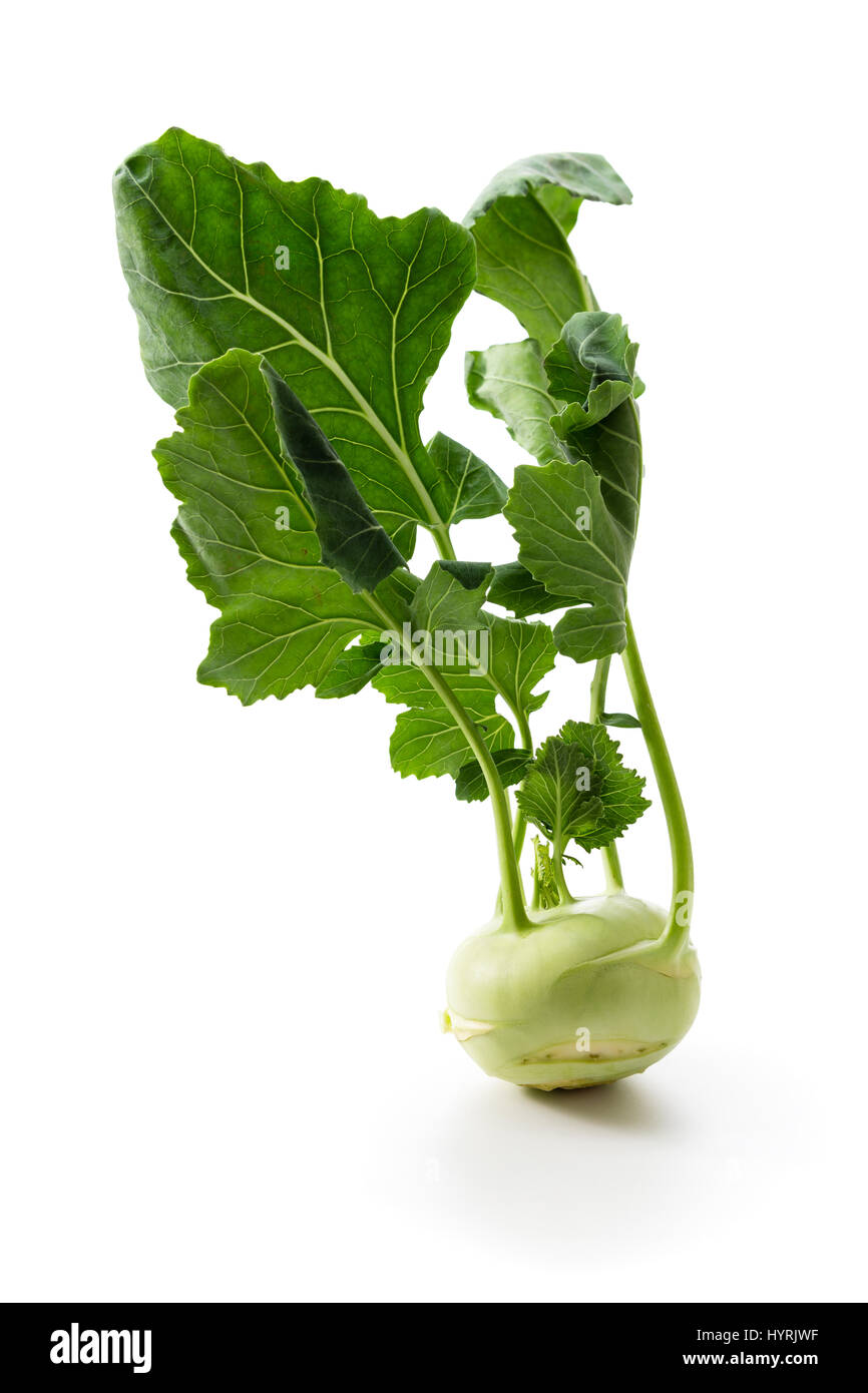Unico il cavolo rapa fresco con foglie verdi. Foto Stock