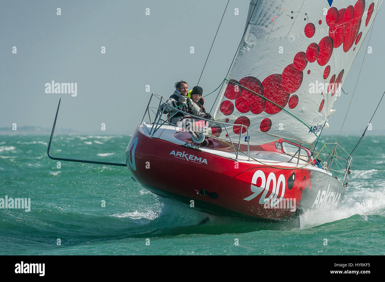 La formazione a La Rochelle per mini 650 foiler 'Arkema 3', progettato da Romaric Neyhousser, costruito da Lalou Multi e skipper da Quentin Vlamynck. Foto Stock