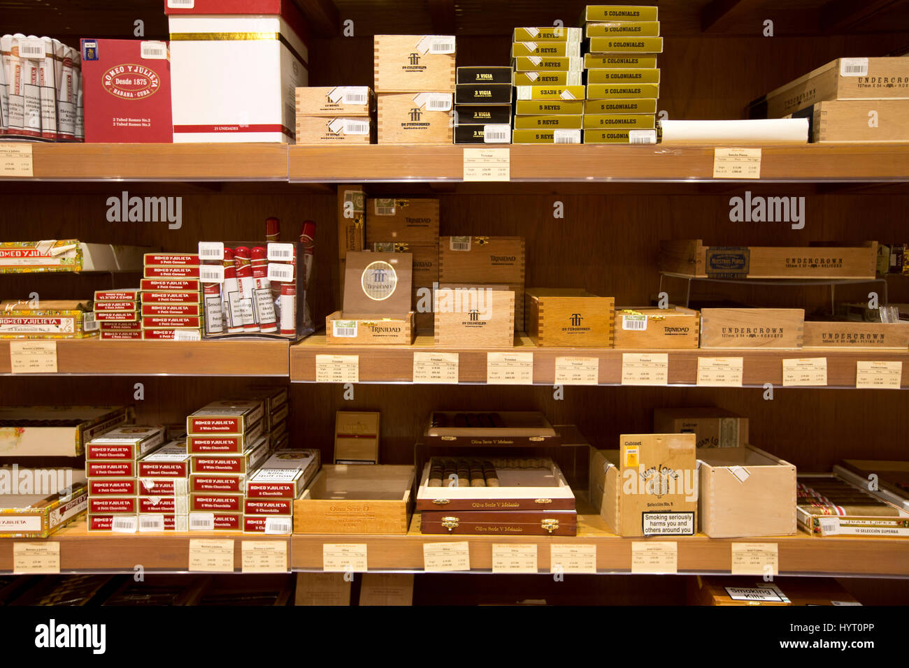 James Fox J, più antico cigar shop a Londra stabilito da Robert Lewis nel 1787, mercanti di sigari su St Jame's Street, Londra, Inghilterra, Regno Unito Foto Stock