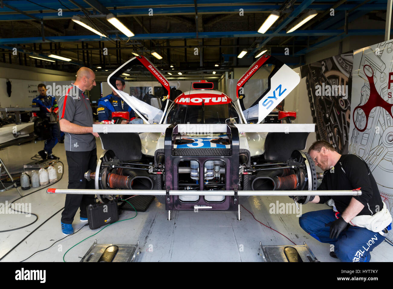 Monza, Italia - 01 Aprile 2017: Oreca 07 - Gibson di Bykolles Vaillante Racing Team di ribellione, pilotato da J. Canal e B. Senna durante la FIA WEC Foto Stock