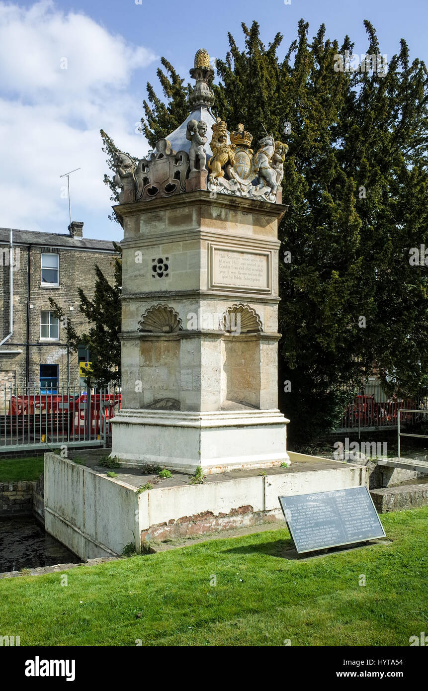 Monumento a Thomas Hobson che ha costruito un corso d'acqua per portare acqua pulita a Cambridge nel 1610-1614. Il monumento era originariamente in Cambridge Market Sq. Foto Stock